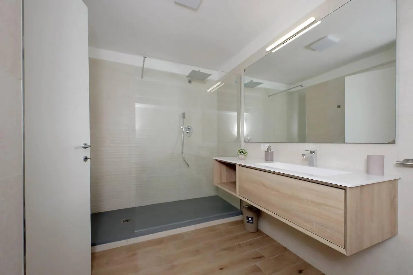 Trevi Suite Apartment Barberini Rome Italy