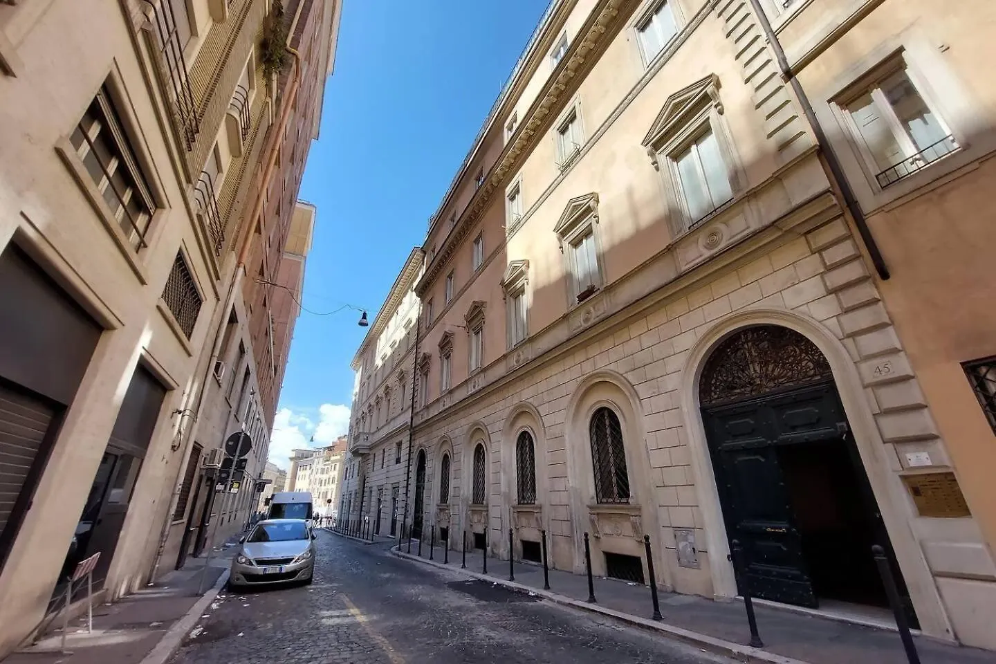 Trevi Suite Apartment Barberini Rome Italy