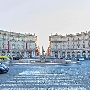 44 Nel Centro Di Via Nazionale Roma